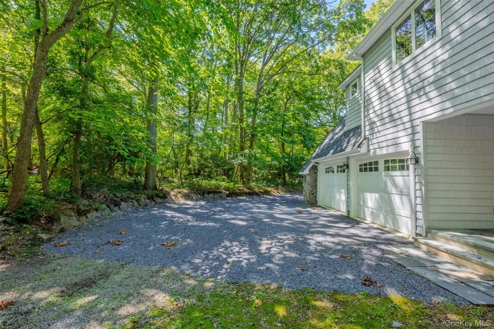 23 Cliff Road Belle Terre, NY 11777