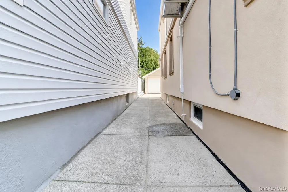 6472 80th Avenue Glendale, NY 11385