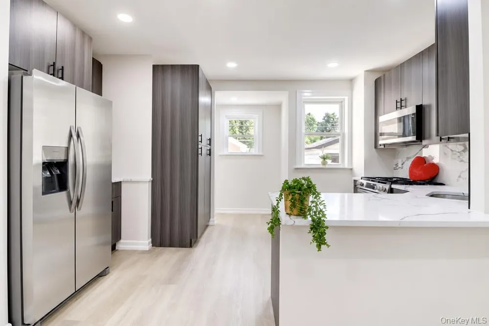 6472 80th Avenue Glendale, NY 11385