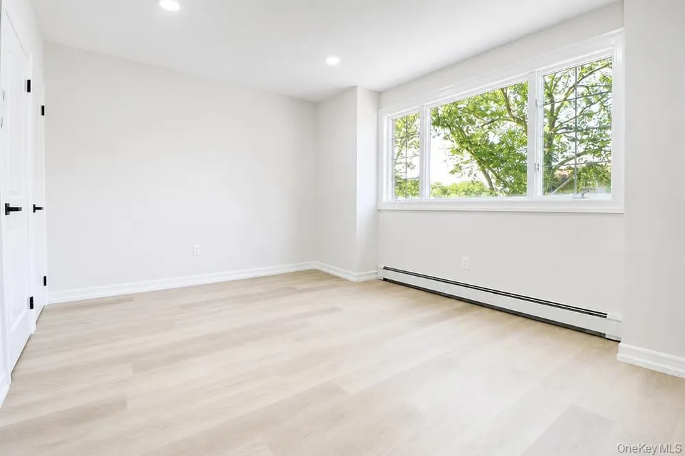 6472 80th Avenue Glendale, NY 11385
