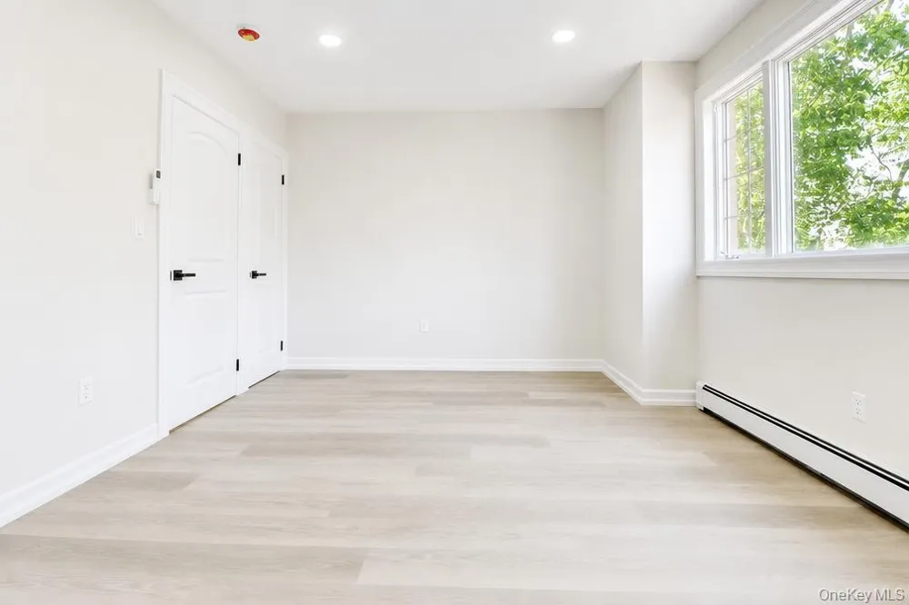6472 80th Avenue Glendale, NY 11385