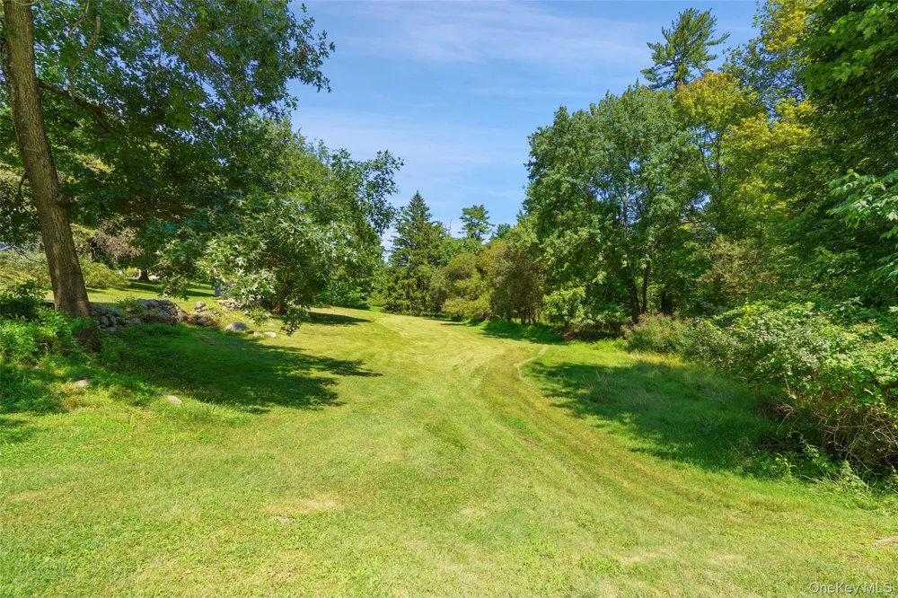 2 Pine Tree Drive Katonah, NY 10536