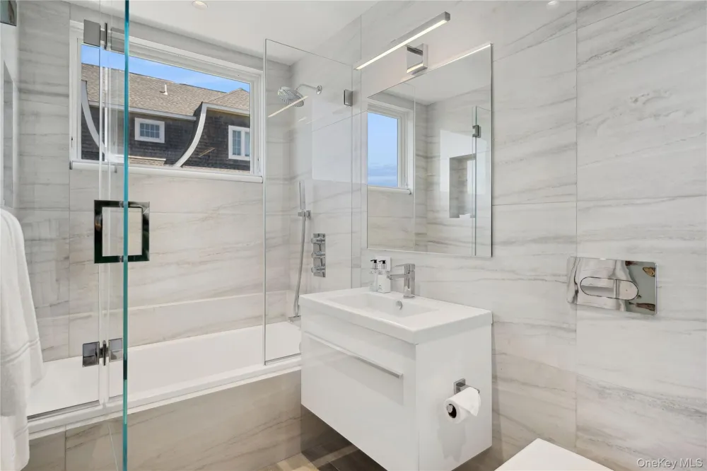 14 Peconic Crescent Hampton Bays, NY 11946