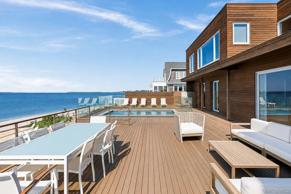 14 Peconic Crescent Hampton Bays, NY 11946