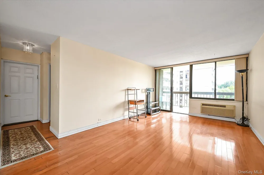 150-38 Union Turnpike #6F Flushing, NY 11367