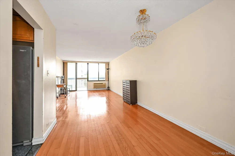 150-38 Union Turnpike #6F Flushing, NY 11367
