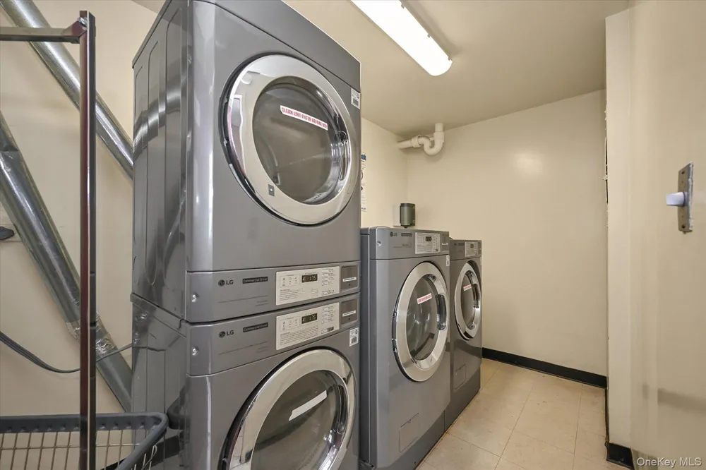 150-38 Union Turnpike #6F Flushing, NY 11367