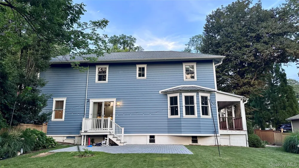 18 20th Avenue Sea Cliff, NY 11579