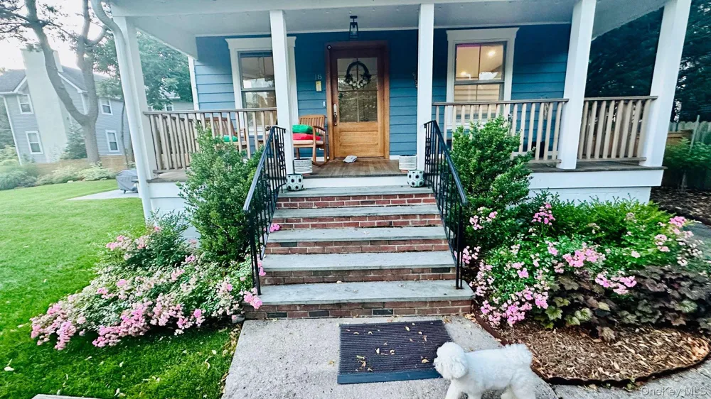 18 20th Avenue Sea Cliff, NY 11579