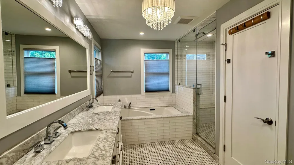 18 20th Avenue Sea Cliff, NY 11579