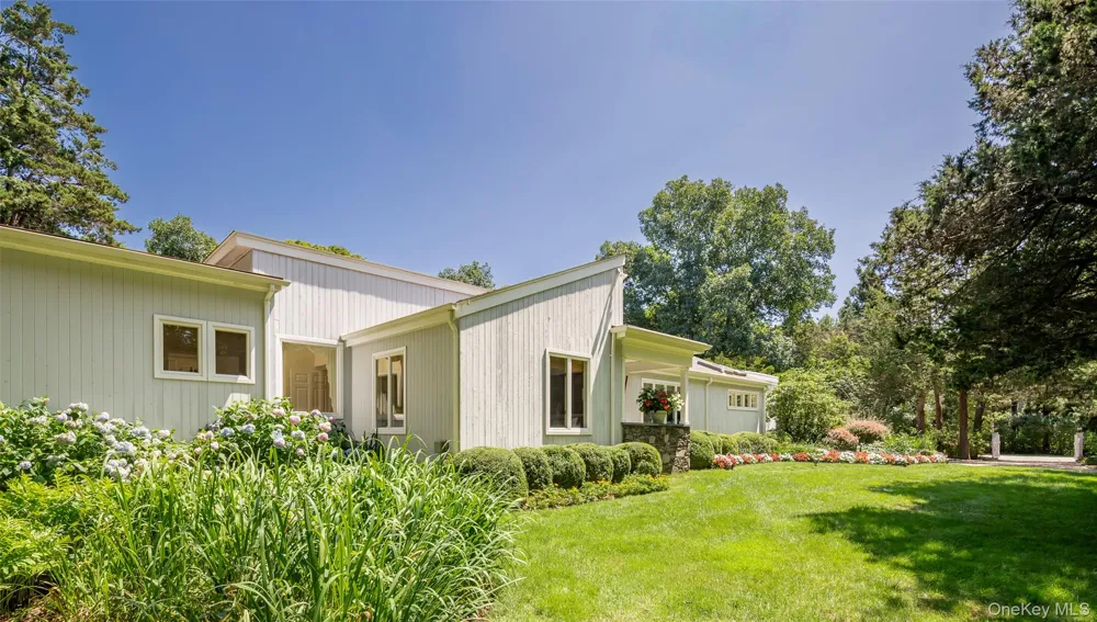 14 Rose Hill Road Water Mill, NY 11976