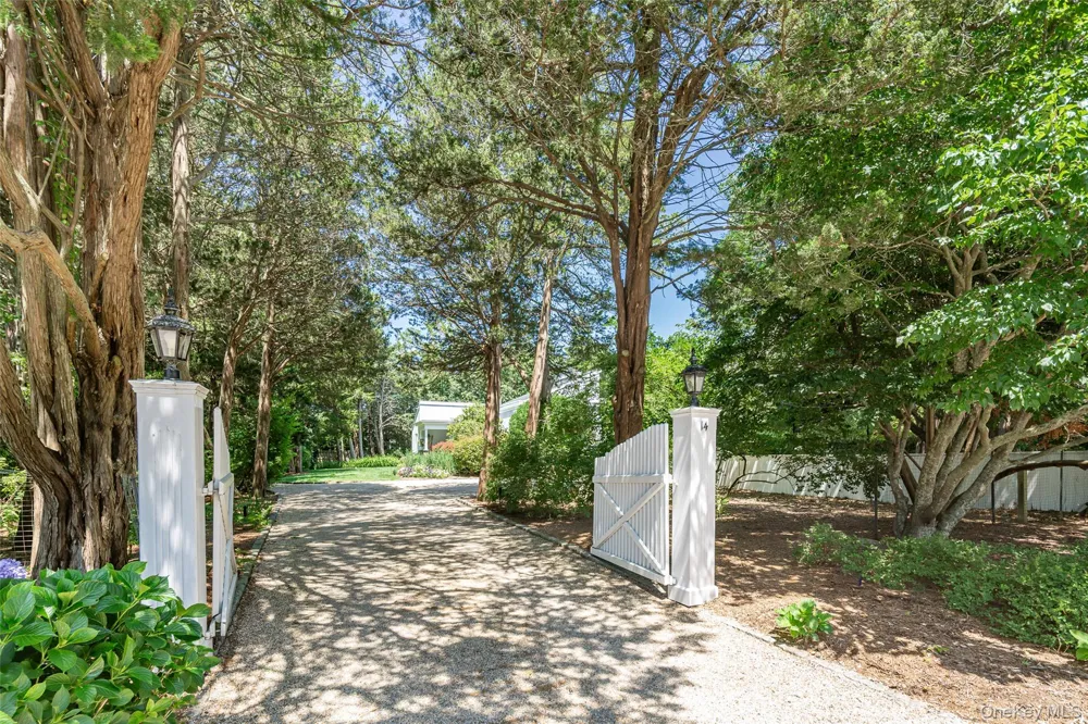 14 Rose Hill Road Water Mill, NY 11976