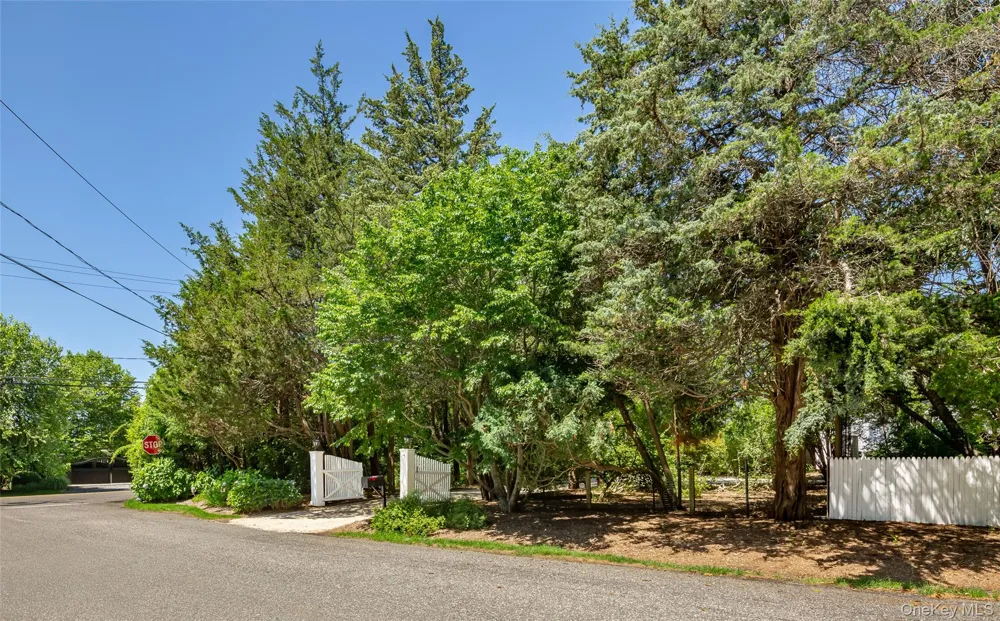 14 Rose Hill Road Water Mill, NY 11976