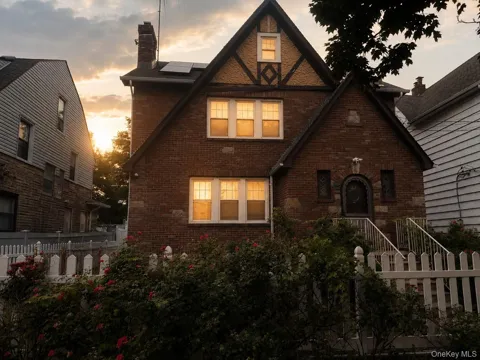 27 Leonard Place
