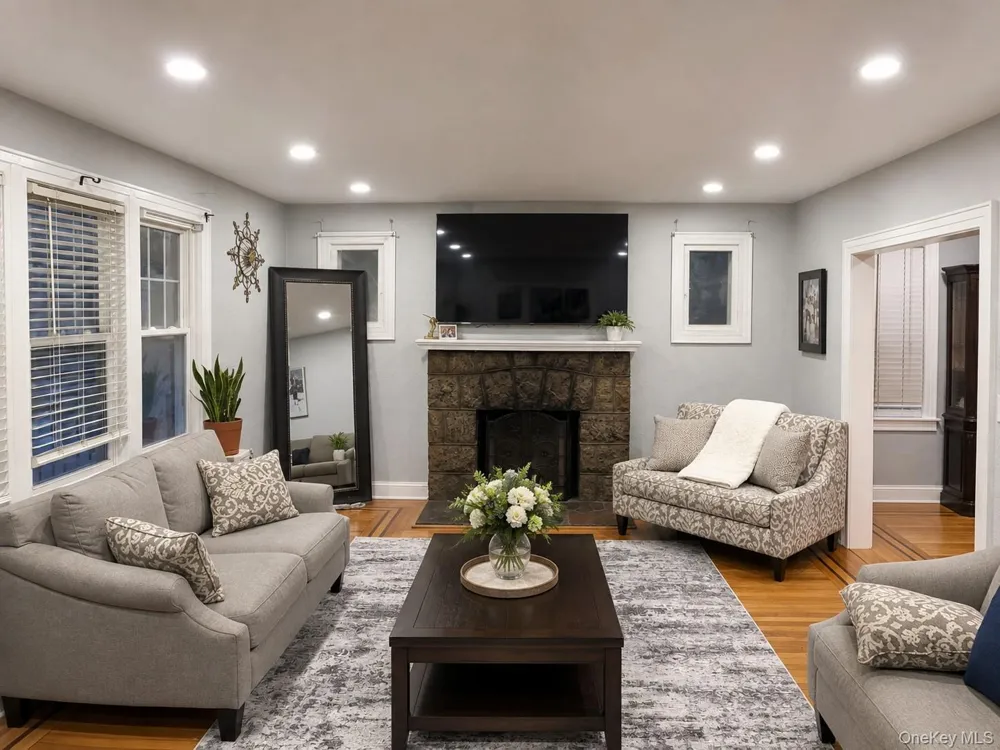 27 Leonard Place Yonkers, NY 10704