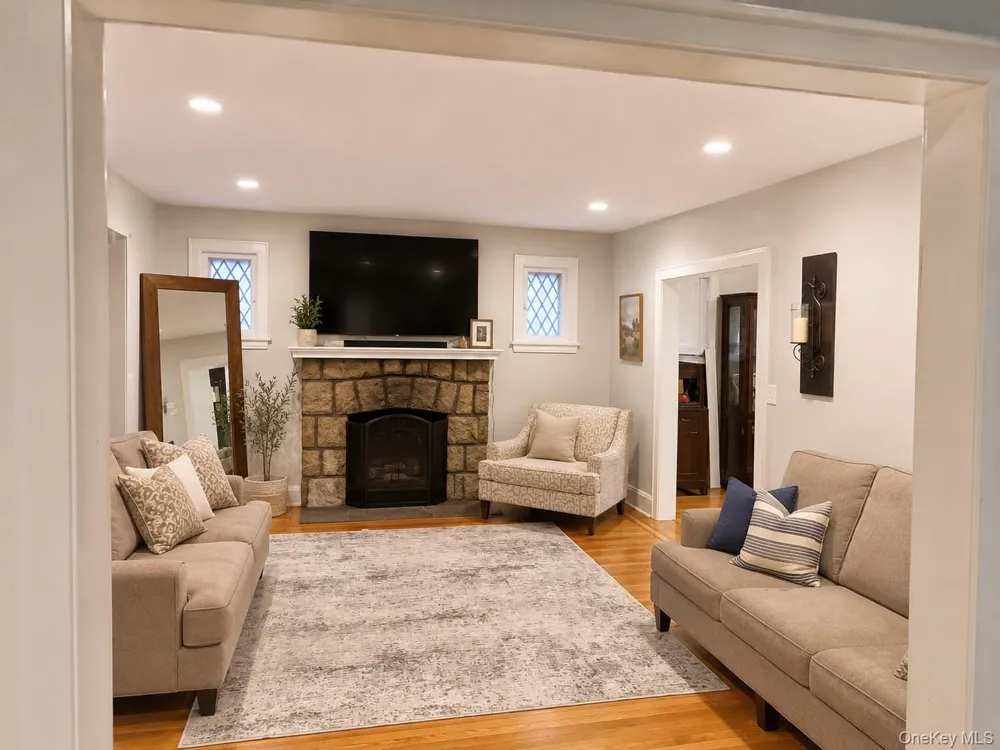 27 Leonard Place Yonkers, NY 10704
