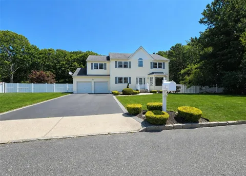 23 E Greentree Drive