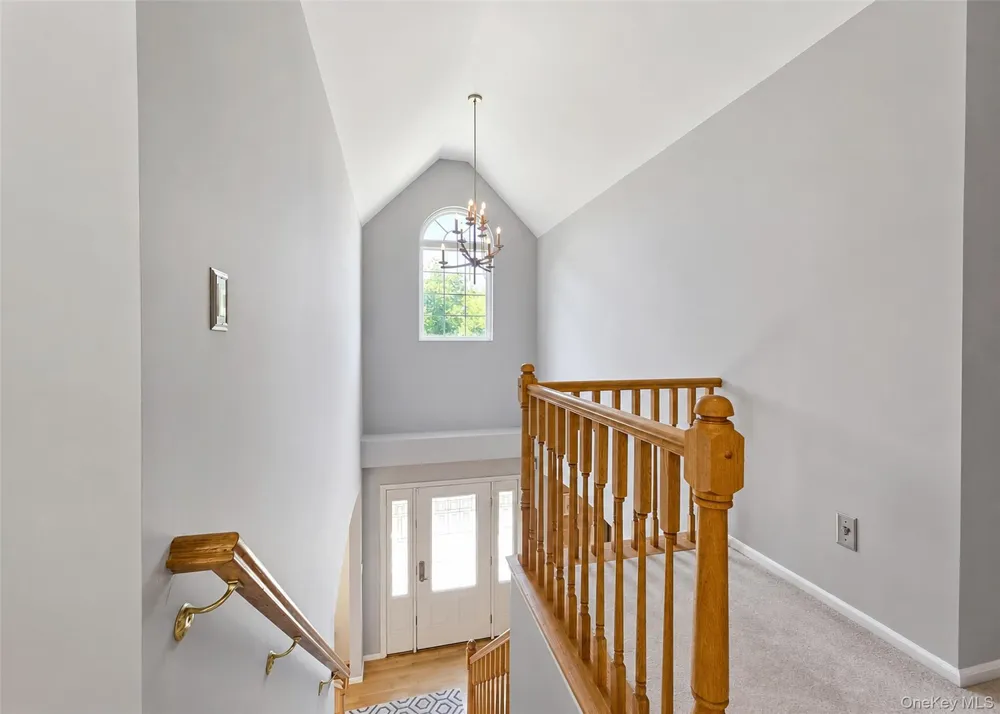 23 Greentree Drive Medford, NY 11763