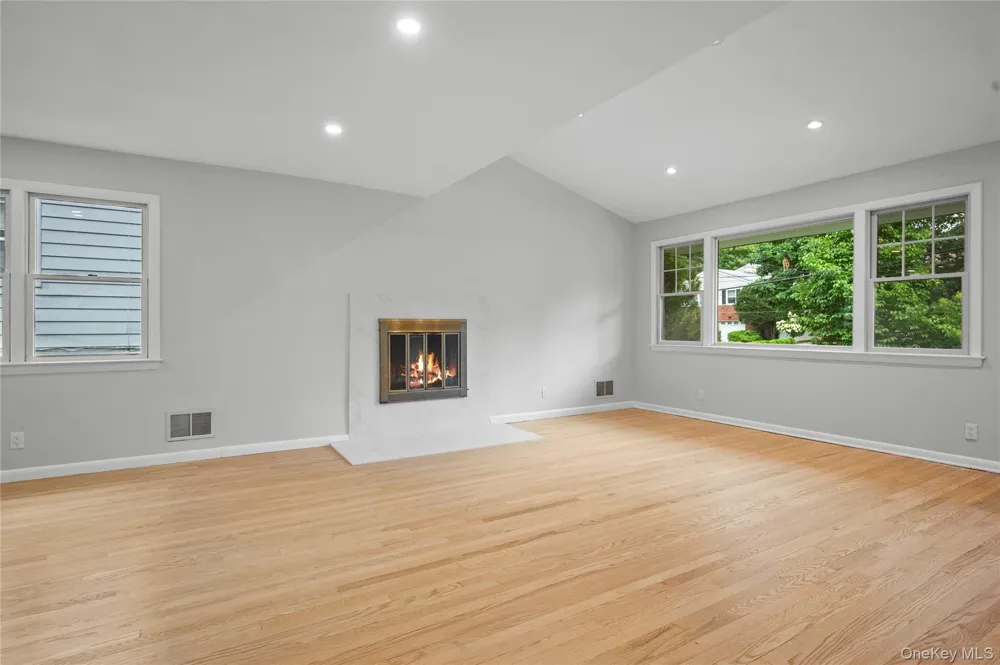 71 Ewart Street Scarsdale, NY 10583