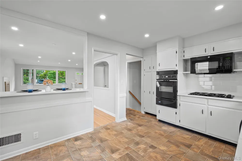 71 Ewart Street Scarsdale, NY 10583