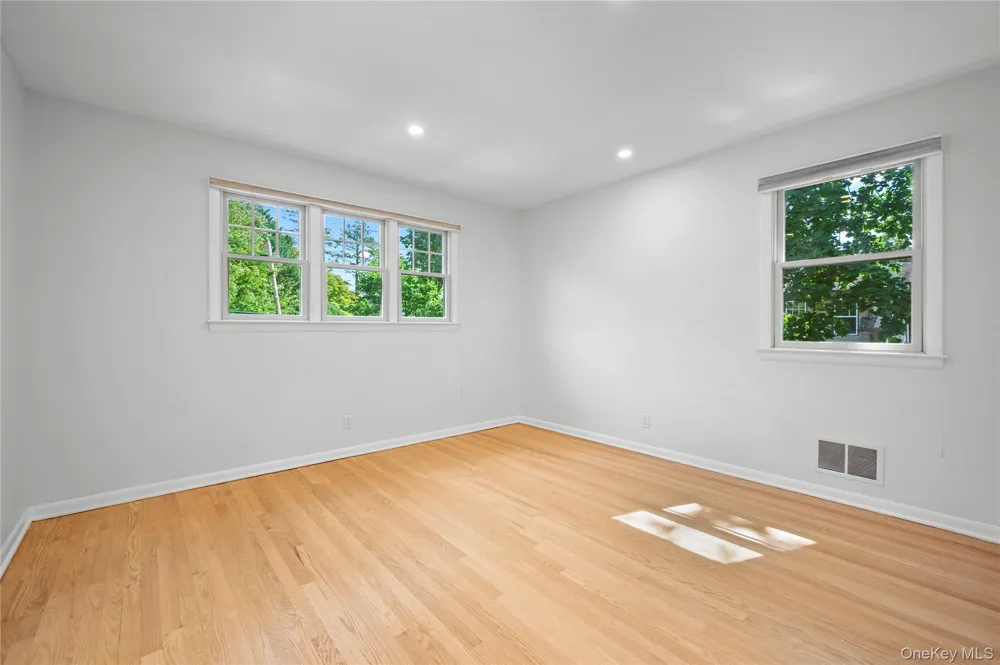 71 Ewart Street Scarsdale, NY 10583