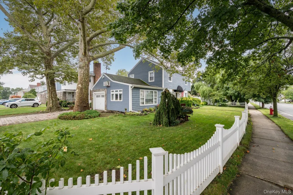 2563 Milburn Avenue Baldwin, NY 11510