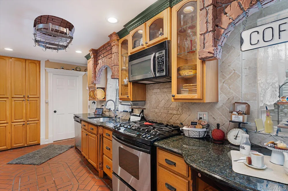 2563 Milburn Avenue Baldwin, NY 11510