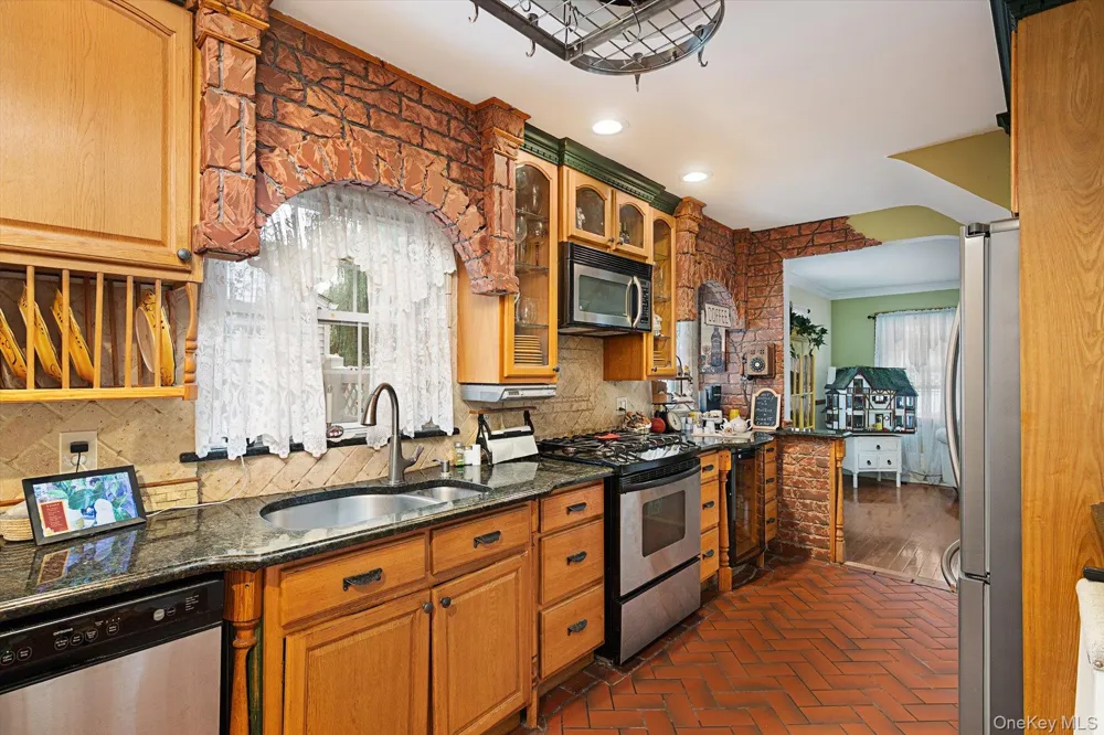 2563 Milburn Avenue Baldwin, NY 11510