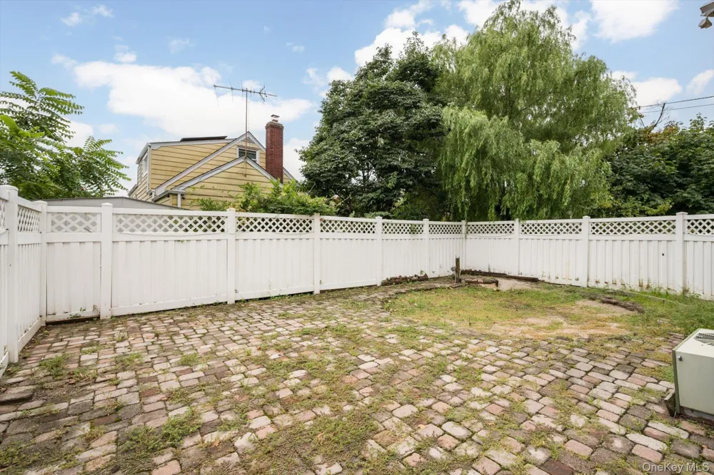 2563 Milburn Avenue Baldwin, NY 11510