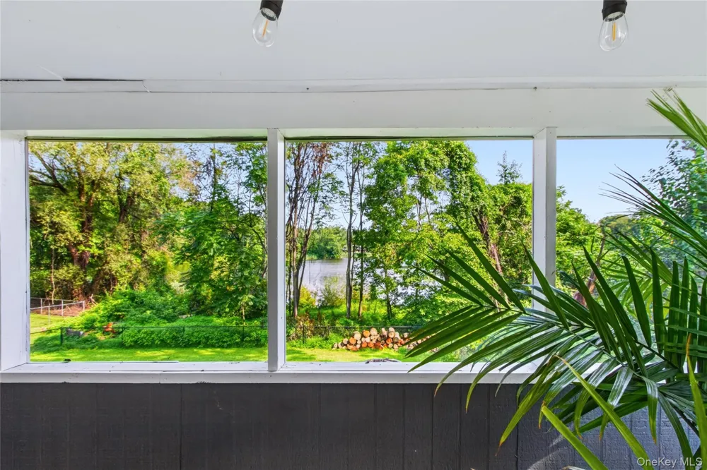 20 Seneca Lane Milton, NY 12547