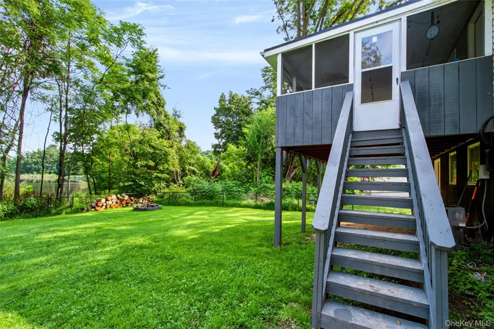 20 Seneca Lane Milton, NY 12547