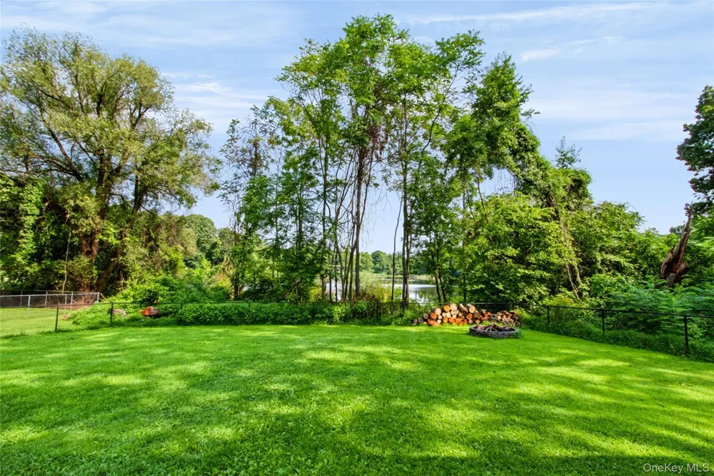 20 Seneca Lane Milton, NY 12547