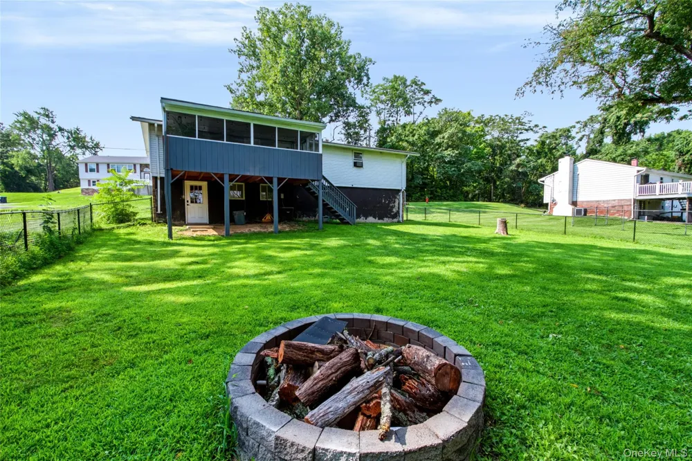 20 Seneca Lane Milton, NY 12547
