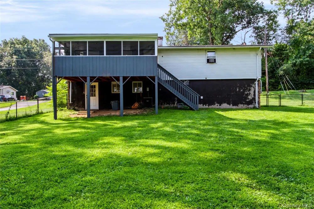 20 Seneca Lane Milton, NY 12547