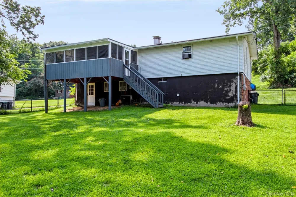 20 Seneca Lane Milton, NY 12547