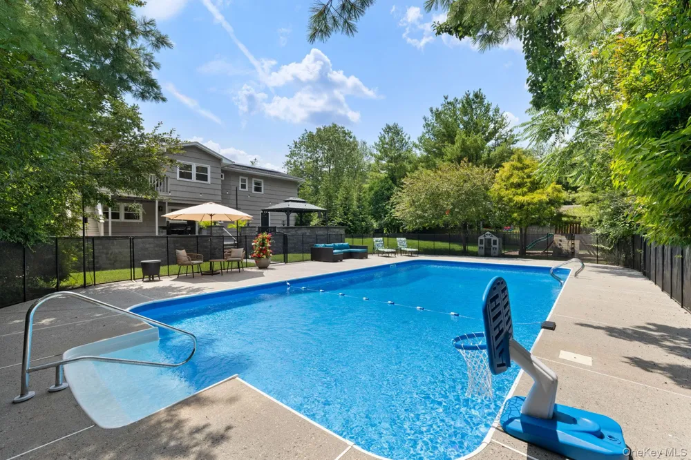 9 Behrendt Drive Pearl River, NY 10965
