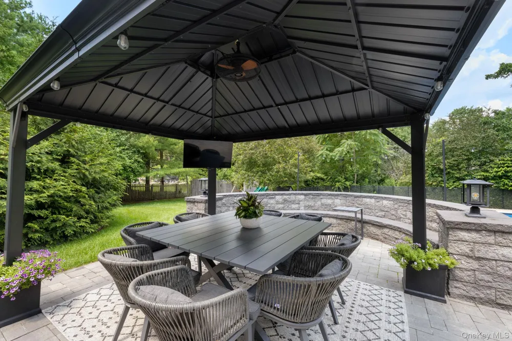 9 Behrendt Drive Pearl River, NY 10965