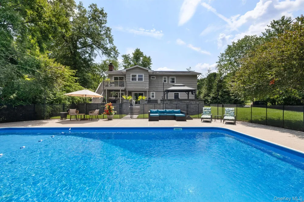 9 Behrendt Drive Pearl River, NY 10965