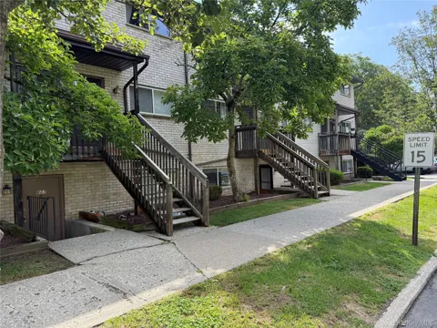 26 Cooper Road #810