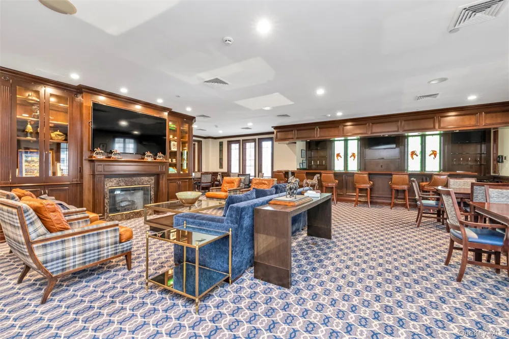 578 Pacing Way Westbury, NY 11590