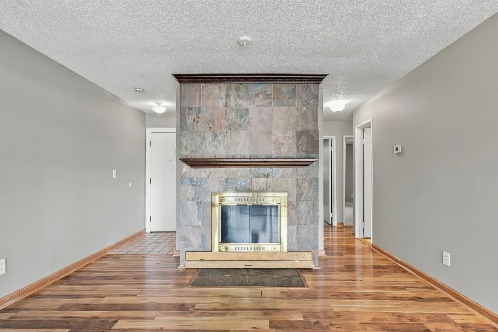 893 Cliffs Drive #107 Ypsilanti, MI 48198