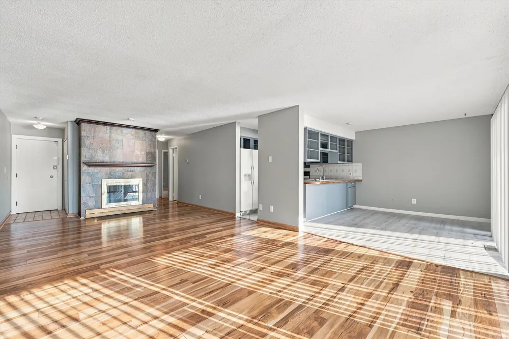 893 Cliffs Drive #107 Ypsilanti, MI 48198