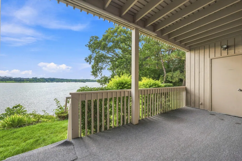 893 Cliffs Drive #107 Ypsilanti, MI 48198