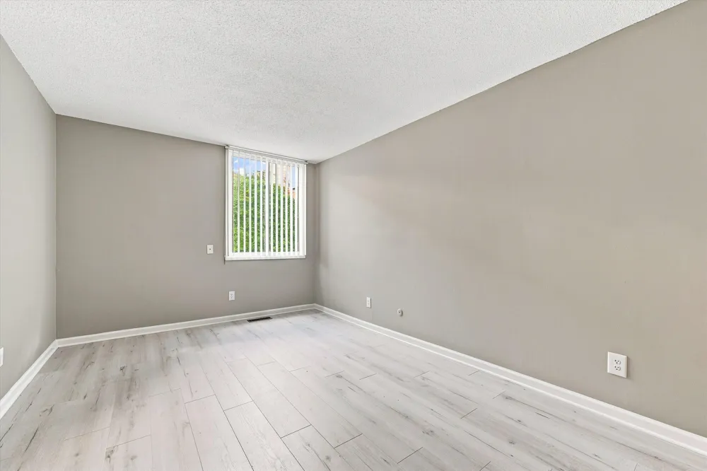 893 Cliffs Drive #107 Ypsilanti, MI 48198
