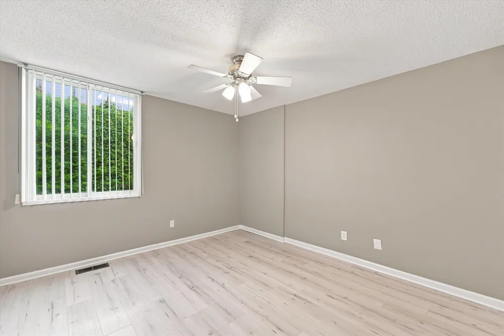 893 Cliffs Drive #107 Ypsilanti, MI 48198