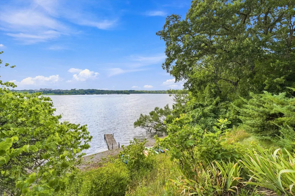 893 Cliffs Drive #107 Ypsilanti, MI 48198