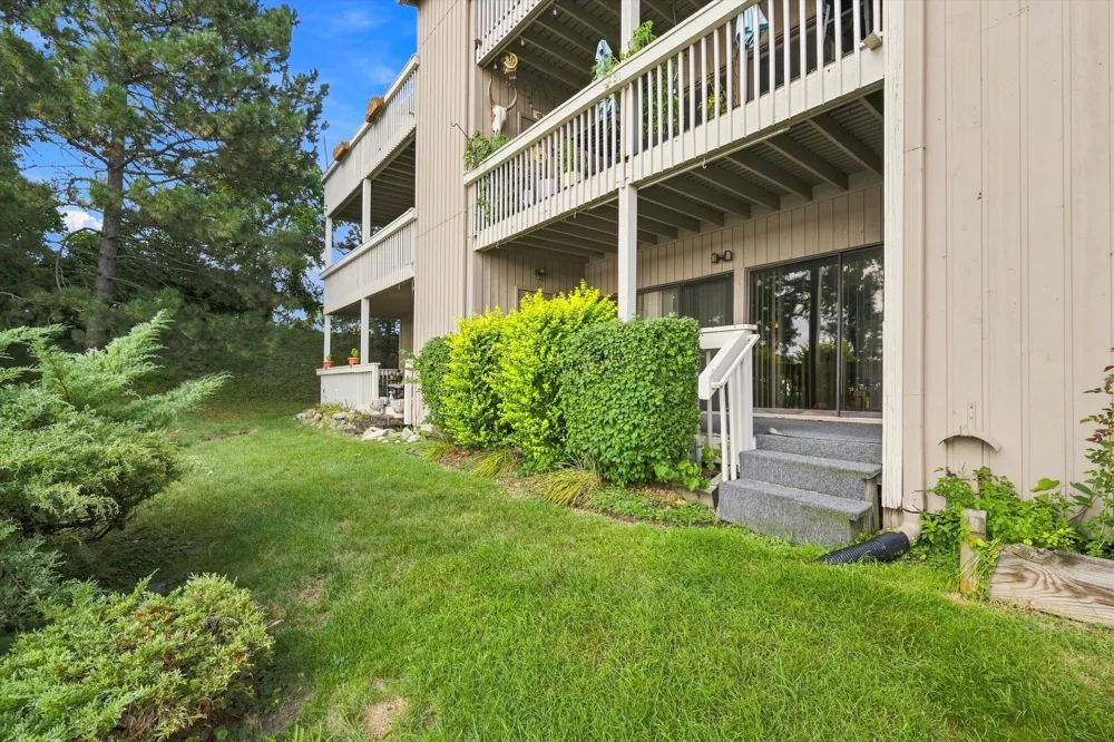 893 Cliffs Drive #107 Ypsilanti, MI 48198