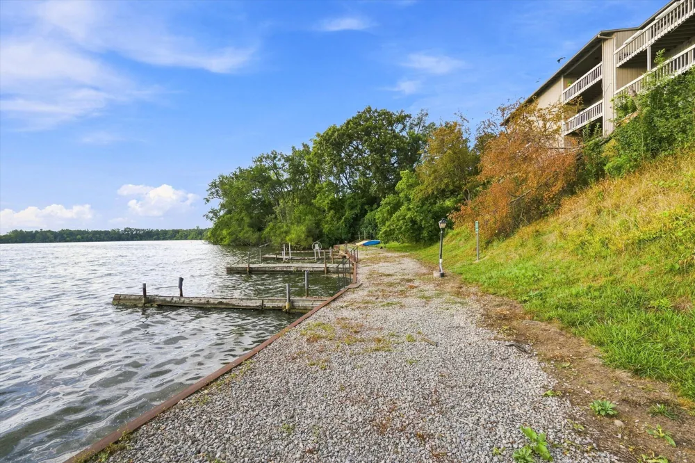 893 Cliffs Drive #107 Ypsilanti, MI 48198