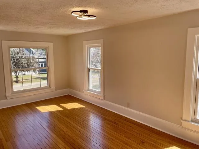 208 S Elm Street Three Oaks, MI 49128