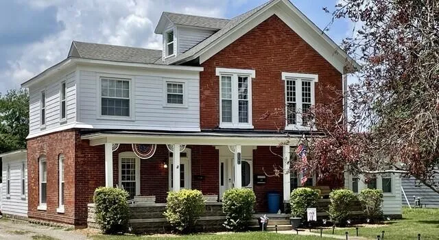 208 S Elm Street Three Oaks, MI 49128